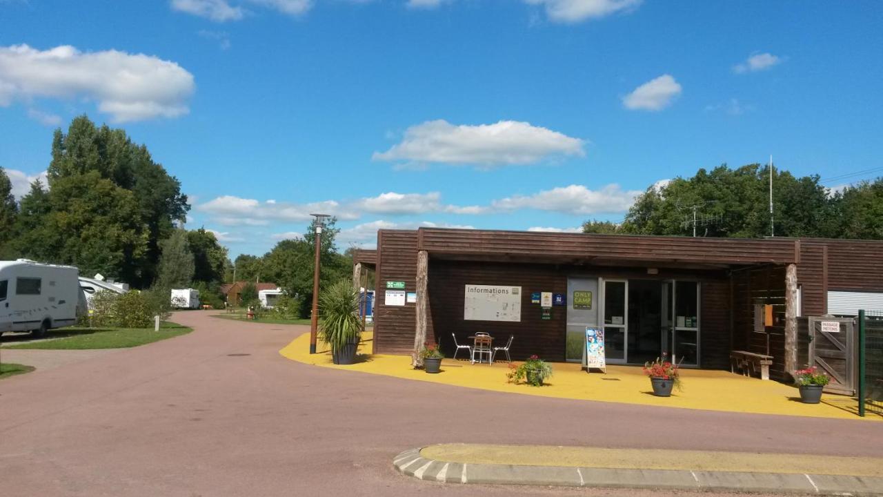 Onlycamp Le Pont Romain Yvré-lʼÉvêque Eksteriør billede