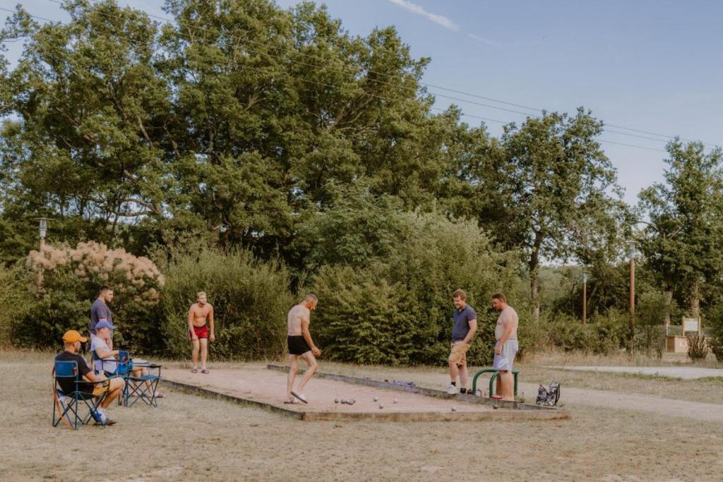 Onlycamp Le Pont Romain Yvré-lʼÉvêque Eksteriør billede