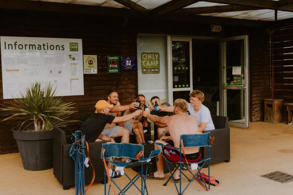 Onlycamp Le Pont Romain Yvré-lʼÉvêque Eksteriør billede