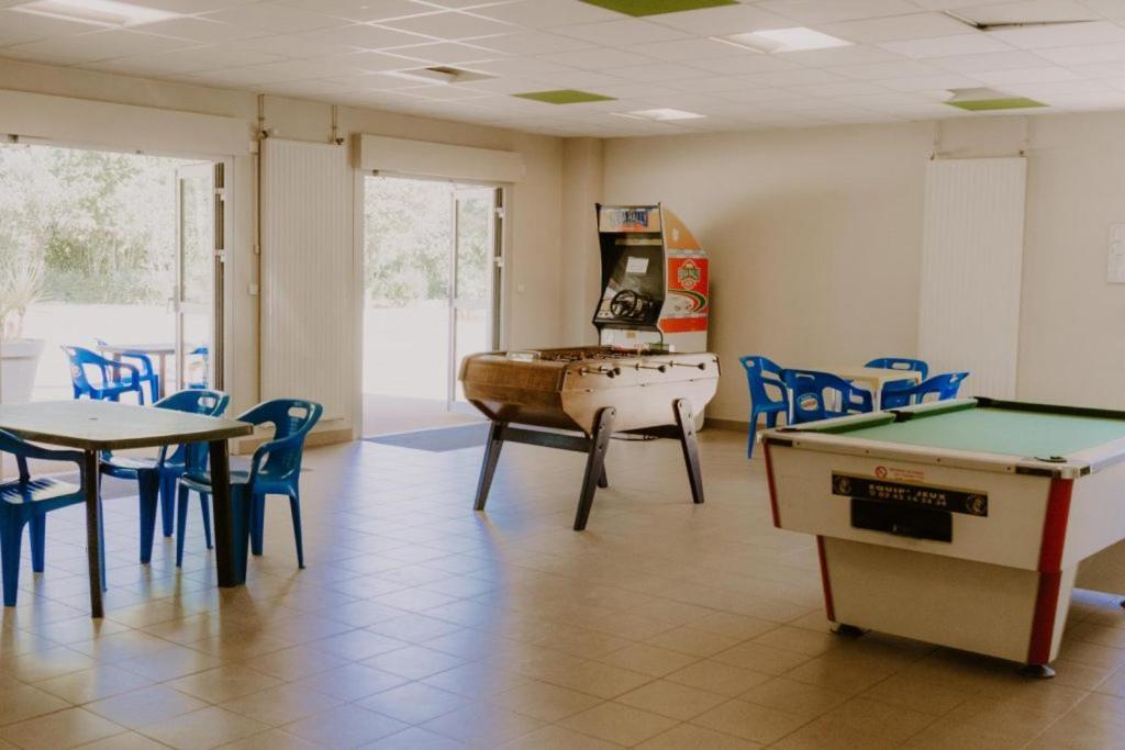Onlycamp Le Pont Romain Yvré-lʼÉvêque Eksteriør billede